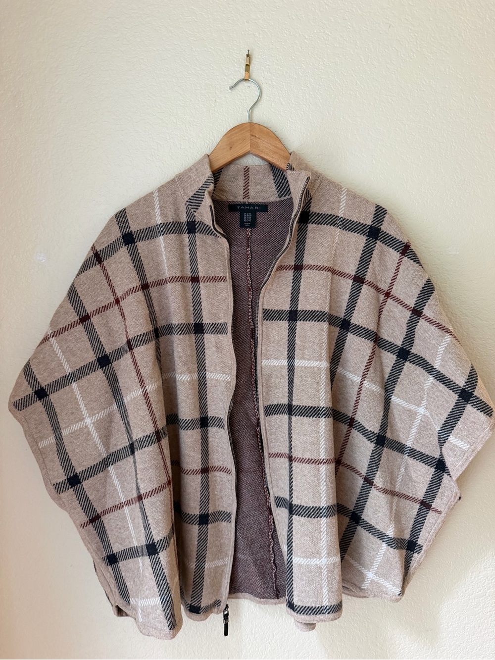 Tahari Plaid Zip Front Cape Poncho Jacket L/XL - Picture 4 of 7